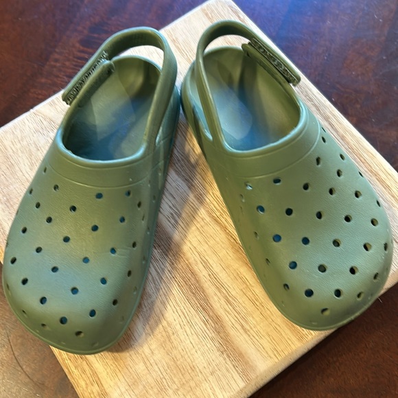 Old Navy Other - Old Navy Toddler Velcro Crocs Clogs EUC 8 Green Muni Clog Saguaro Boy Unisex